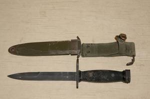 lot 84 image: Imperial M7 Bayonet with Sheath