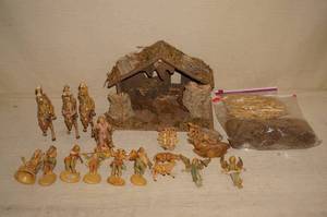 lot 93 image: Nativity Set