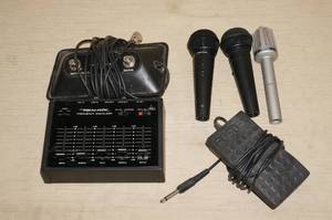 lot 122 image: Microphones and Pedals