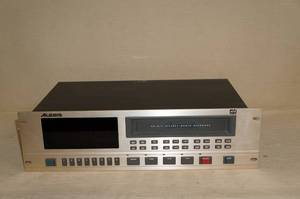 lot 125 image: Alesis LX20 Rack Mount Audio Recorder