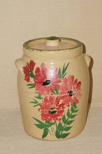 lot 112 image: Stoneware Cookie Jar
