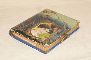 lot 101 image: Antique Photo Album