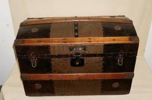 lot 103 image: Large Antique Saratoga Trunk with Compartments
