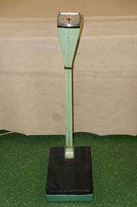 lot 105 image: Vintage Continental Health-O-Meter Doctor Scale