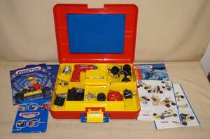 lot 100 image: Erector Set