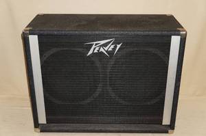 lot 127 image: Peavey 2x12 Speaker Cabinet