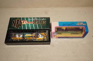 lot 155 image: Vikings Vehicles - Bud Grant Signed One