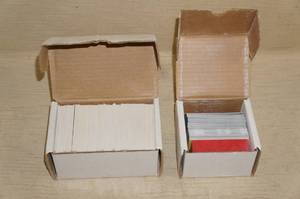 lot 146 image: 2 Small Boxes of Baseball Cards