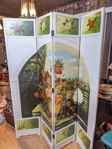 lot 18 image: Painted Floral Folding Room Divider
