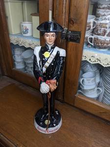 lot 37 image: Vintage Liquore Galliano Italian Soldier Decanter