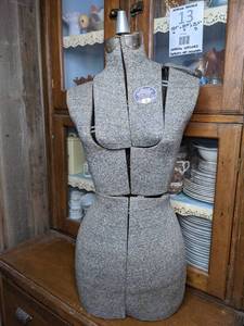 lot 16 image: Vintage ACME Adjustable Dress Form - Size A
