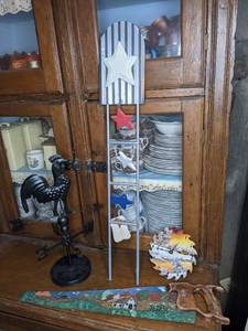 lot 73 image: Kitschy Country Art