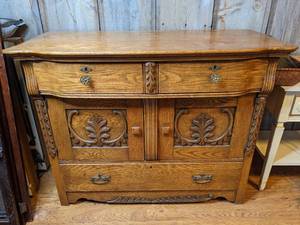 lot 14 image: Gorgeous Antique Solid Oak Dresser with Carved Detailing
