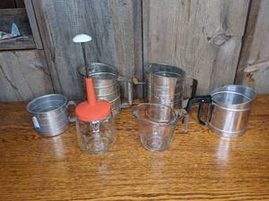 lot 77 image: Vintage Kitchen Accessories