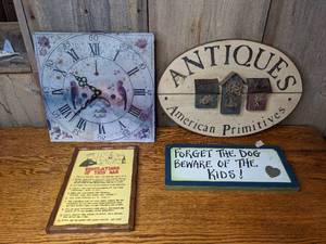 lot 78 image: Lot of Cute Wall Decor