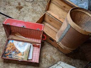 lot 518 image: Vintage Doll Case, Wood Box and Barrel