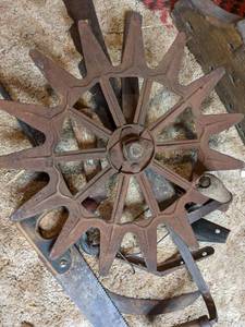 lot 521 image: Antique Primitive Hand Tools, etc.