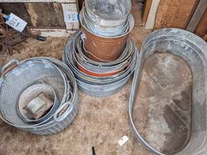 lot 523 image: Large Lot of Galvanized Steel Buckets and Basin