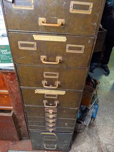 lot 710 image: Vintage Industrial Metal Storage Cabinet