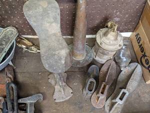 lot 713 image: Vintage Cast Iron Shoe Forms & Other Misc. Items