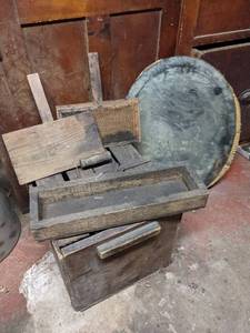 lot 722 image: Antique Primitive Wood Items