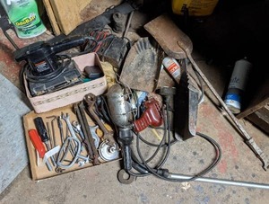 lot 723 image: Assorted Hand and Power Tools