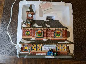 lot 204 image: Dept 56 Original Snow Village Village Station