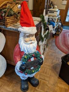 lot 207 image: Jolly Old Saint Nick Welcome Statue