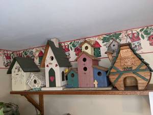 lot 209 image: Lot of 6 Painted Wood Birdhouses
