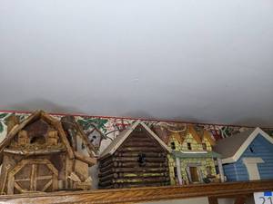 lot 212 image: Lot of 4 Wood Birdhouses