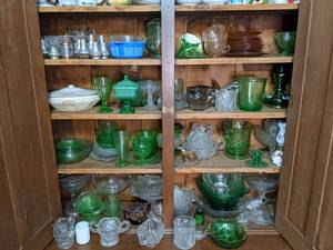 lot 260 image: Glassware Contents of Shelves