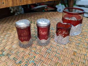 lot 265 image: Antique Glass Souveniers from 1909 MN State Fair