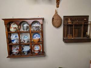 lot 271 image: Teacup and Saucer Sets, Bird House, Country Storefront