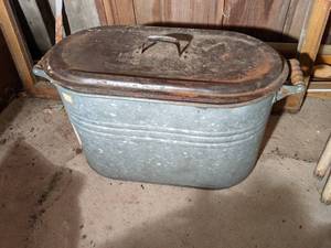lot 776 image: Antique Galvanized Metal Tub with Lid and Contents