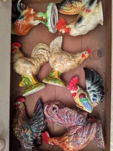 lot 795 image: Antique Kitchen Wares, Roosters, Tins