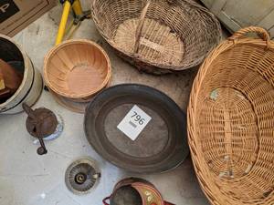 lot 796 image: Set of 4 Containers and a Coffee Grinder Part