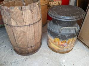lot 799 image: Wood Nail Keg Barrel and Painted Milk Jug Stool