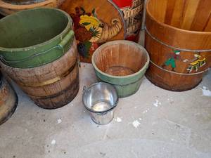 lot 750 image: Lot of Six Barrels