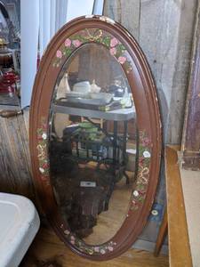 lot 88 image: Large Oval Vintage Mirror