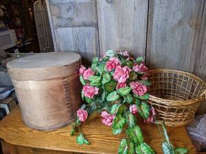 lot 96 image: A Basket, a Box, and a Bouquet