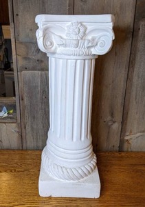 lot 25 image: Decorative Plaster Pillar