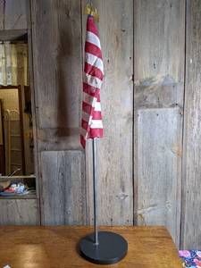 lot 420 image: American Flag on Small Pole