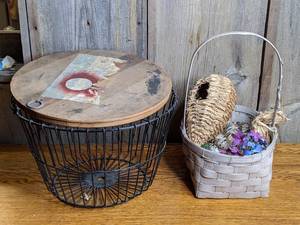 lot 430 image: Wire & Woven Baskets and Decor