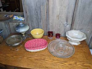lot 444 image: Assorted Vintage KitchenGlassware
