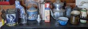 lot 447 image: Assorted Vintage Kitchenware