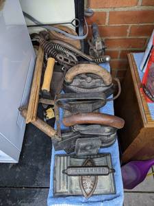 lot 453 image: Assorted Antique Irons