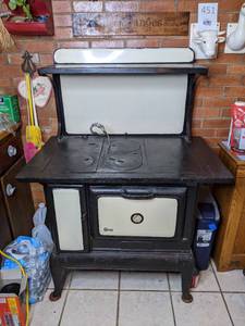 lot 3 image: Antique Enamel Porcelain Dixie Wood Burning Cook Stove