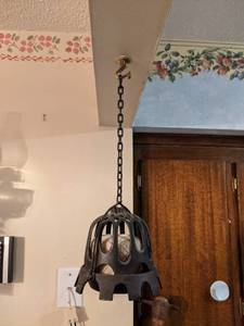lot 464 image: Vintage Cast Iron String Holder