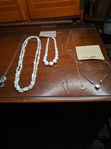 lot 198 image: Lot of (7) Necklaces