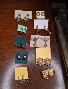 lot 801 image: (10) Pairs of Earrings